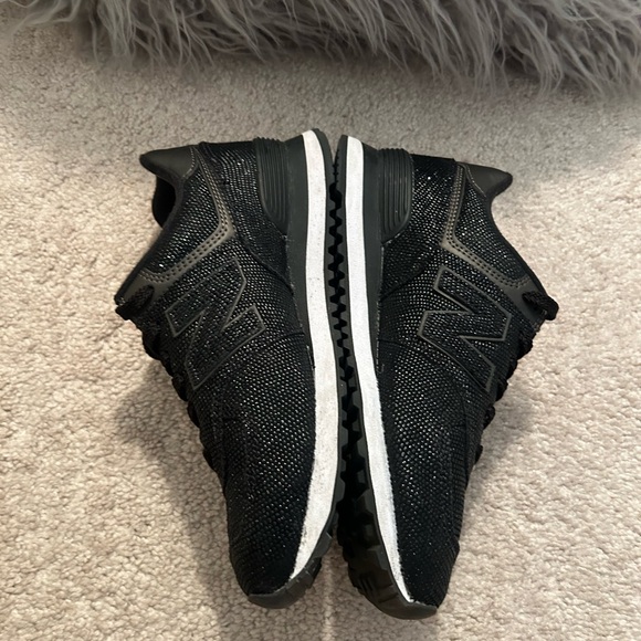 Black shimmer New Balance sneakers - Picture 6 of 12